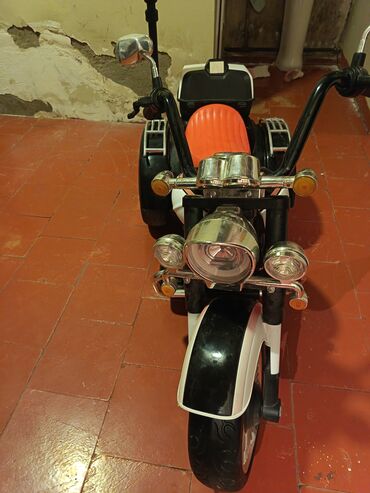 Uşaq üçün elektrik maşınları: Uşaq üçün elektrikli üçtəkərli motosiklet - Klassik kreyser üslubunda — 8