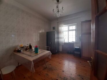 Həyət evləri və villaların satışı: 5 otaqlı, 235 kv. m, Orta təmir — 10