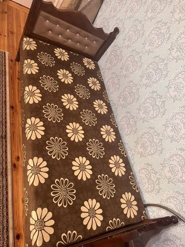 Ev üçün digər mebel: Təknəfərlik çarpayı, Bazasız, Matras ilə, Siyirməsiz