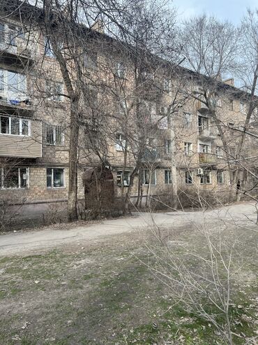 12 мкр сдаю квартиру: 3 комнаты, 54 м², Хрущевка, 1 этаж, Евроремонт