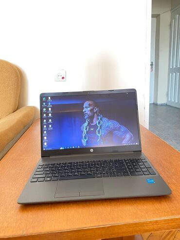 notbuk hp: İşlənmiş HP 15.6 ", Intel Core i3, 256 GB, Ünvandan götürmə
