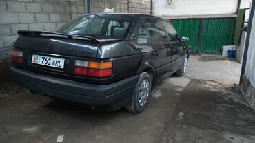 взять машину в рассрочку без первоначального взноса: Volkswagen Passat: 1990 г., 1.8 л, Механика, Бензин, Седан