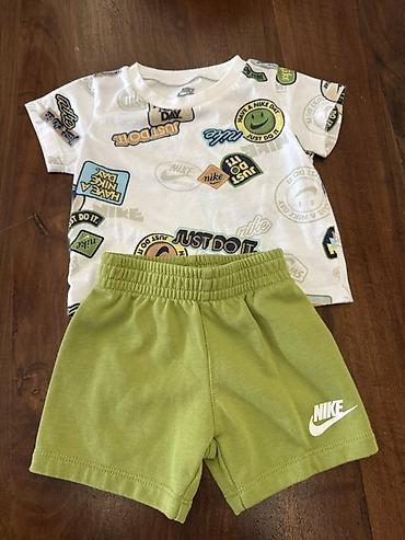 pandora na: Dečiji komplet Nike – majica i šorts - Dvodelni set za mališane - — 1