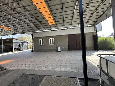 Продажа коттеджей и домов: СРОЧНО продается двухэтажный дом 240кв.м. с действующим коммерческим — 5