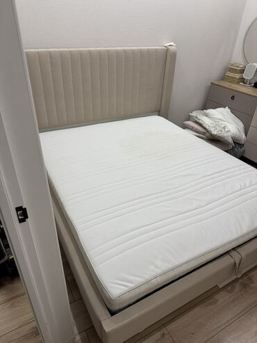 двуспальная кровать: Двуспальная кровать, С матрасом, длина - 200 см