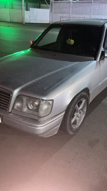 Mercedes-Benz: Mercedes-Benz W124: 1993 г., 3.2 л, Механика, Бензин, Седан