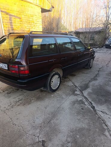 Volkswagen: Volkswagen Passat Variant: 1993 г., 1.8 л, Механика, Бензин, Универсал — 14