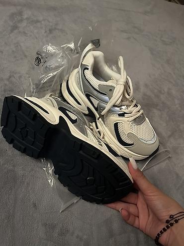 nike air force 1: Unisex idman krossovkaları - Rəng: krem-ağ, gümüşü və tünd lacivərt — 2