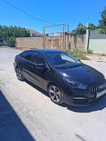 Chery: Chery Arrizo 5 sedan - Kuzov: sedan, qara rəng - Salon: açıq bej — 6