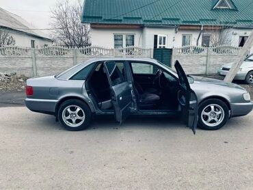 машина четырнашка: Audi A6: 1995 г., 2.6 л, Механика, Бензин, Седан