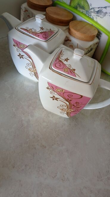 чайник полировка: Продаю чайники новые без трещин и сколов 200 сом за 2 шт