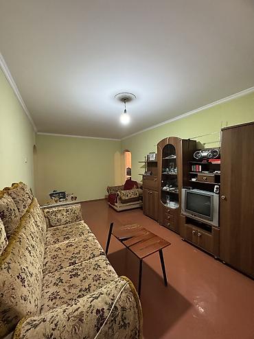 flat osh: 3 комнаты, 58 м², Ошский рынок / базар 104 серия, 4 этаж, Старый ремонт — 2