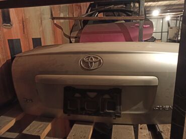 авенсис 1 6: Крышка багажника Toyota 2005 г., Б/у, цвет - Серебристый,Оригинал