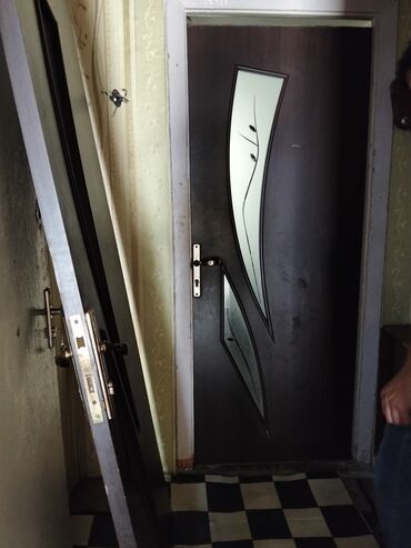 Köhnə tikili: 2 otaqlı mənzil – işıqlı zal və bağlı balkon - Plan: uzun, işıqlı — 1