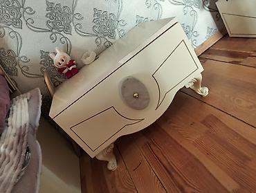 Yataq otağı dəstləri: Bu yataq dəsti yataq otağınız üçün rahat və zərif bir seçimdir. Dəstə — 8