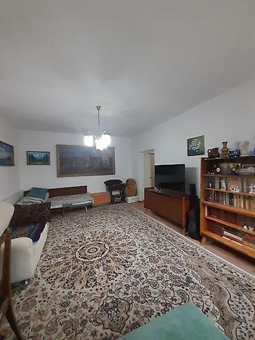 Продажа коттеджей и домов: * Продаётся :В районе К өлмө * Два дома на участке в 4 сотки в черте — 13