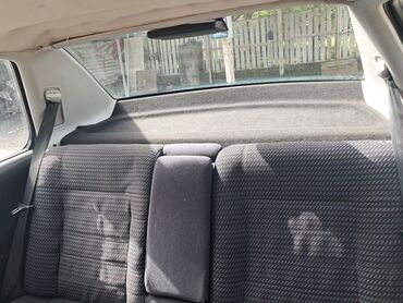 Volkswagen: Volkswagen Vento: 1997 г., 1.6 л, Механика, Бензин, Седан
