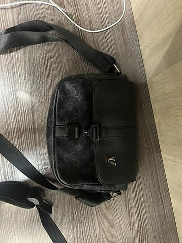 lv барсетка: Сумка через плечо, компактная, черная. Мужская торг есть - Формат — 5