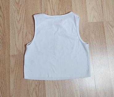 salvar: Qadınlar üçün qolsuz crop top - Rəng: Ağ - Üst hissədə mini V-kəsimli — 4