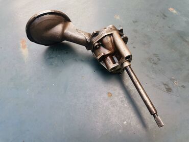 Auto delovi: Uljna pumpa Lada 2121,21213,21214 Niva. Polovno, ocuvano. Skinuto sa — 1