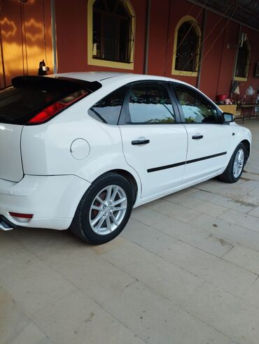Ford: Ford Focus: 1.6 l | 2006 il 367447 km Hetçbek — 4