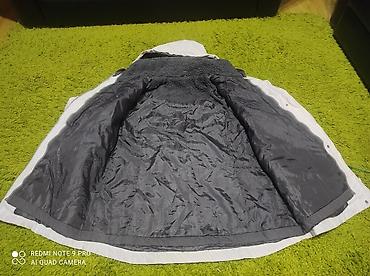 Zimske jakne: Jakna velicina L, bez tragova nosenja. Duzina 71 Rukavi mereno od — 5