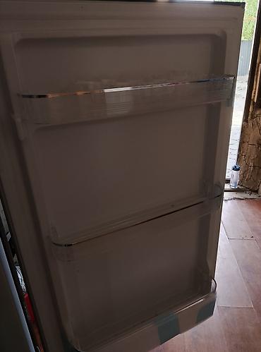 mini refrigerator: Холодильник двухкамерный, нижняя морозильная камера. Особенности: - — 3