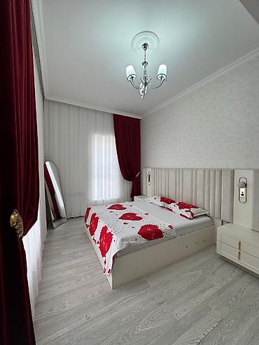Günlük kirayə mənzillər: 3 otaqlı — 8