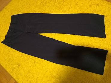 dunk low patike: Crne pantalone na crtu,imaju pruge,bez dzepova,velicina S,spusten — 2