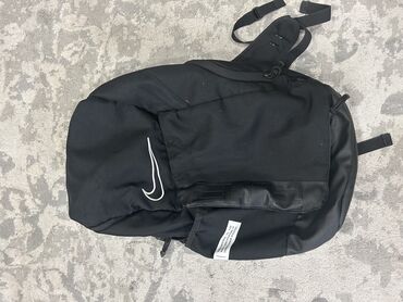 резинку для волос: Продается рюкзак Nike Elite в отличном состояние !
