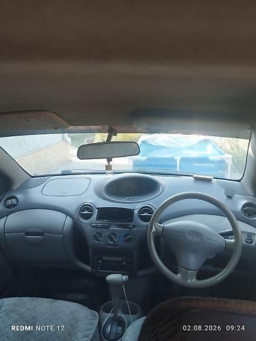 Транспорт: Toyota Platz: 2001 г., Седан — 5