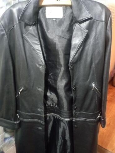 Кожаные куртки: Кожа!!! новая!!!! куртка плащ в одном!!!
52 размер