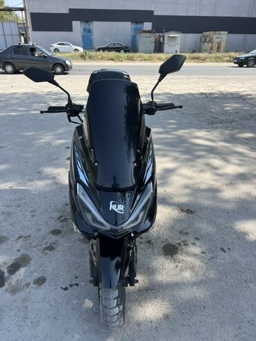 Скутеры: Тип скутера 150 куб. см, Бензин, Б/у — 2