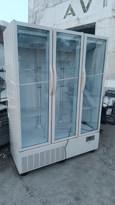 Restoran mebeli: Sok vitrini 1.60/2.10. 2 ay işlenib. Qiymet_1700_azn. Hazirda 5 eded