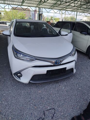 corolla runx: Toyota : 2018 г., 1.8 л, Вариатор, Гибрид, Седан