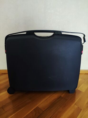 чемодан: Большой чемодан "Магнум" bu Samsonite. Покупали в Германии. Длина 74