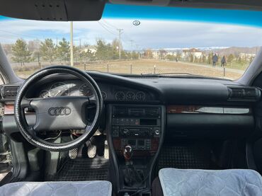 Audi: Audi A6: 1995 г., 2.6 л, Механика, Бензин, Седан — 10