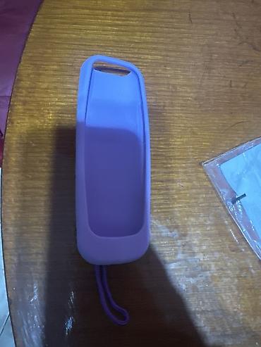 Digər aksesuarlar: Silikon qablaşdırma/örtük – bənövşəyi rəngdə. - Material: yumşaq — 1