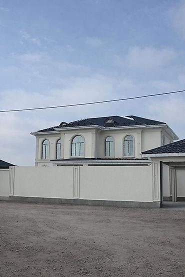 Продажа коттеджей и домов: Двухэтажный дом в классическом стиле с большим частным двором и — 2