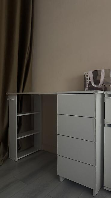 стол директора: Компьютерный стол, Б/у, С полками — 2