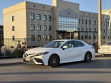 сут машине: Toyota Camry: 2021 г., 2.5 л, Автомат, Бензин, Седан — 3