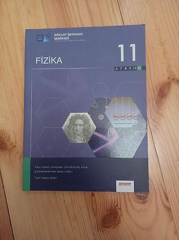 Книги и журналы: 1 ədədi 6 azndir. 3 ədədi 18 azn. Metroya çatdırılma əlavə 2 azn — 3