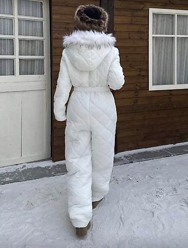 Ski jakne: Ženski zimski skijaški kombinezon(skafander) – beli, prošiven — 4