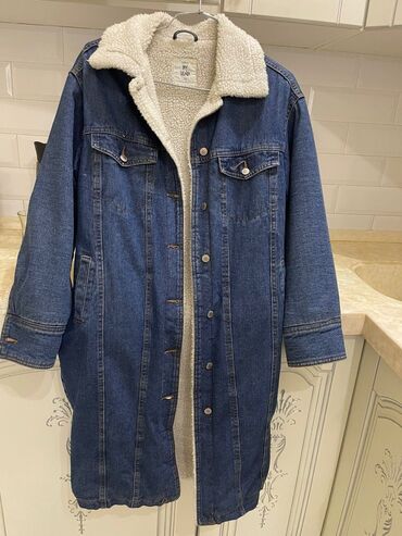 женские пуховики на синтепоне: Uzun denim palto – içi tam xəz/şerpa astarlı. Xüsusiyyətlər: -