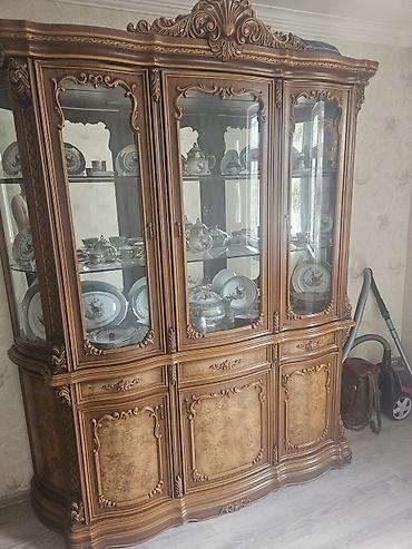 boyuk mişkalar: Klassik üslubda qonaq otağı üçün mebel dəsti Tərkibi: - Böyük — 3