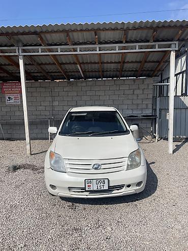Toyota: Toyota Ist: 2004 г., 1.5 л, Бензин — 5