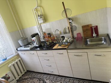 токмок недвижимость: 3 комнаты, 58 м², 1 этаж, Косметический ремонт