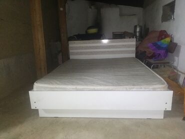 2 яросный кровать: Двуспальная Кровать, Б/у
