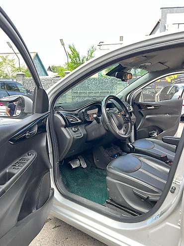 Продажа авто: Chevrolet Spark: 2019 г., 0.1 л, Автомат, Бензин, Хэтчбэк — 4