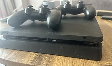 Video oyunlar və konsollar: Sony PlayStation 4 Slim oyun konsolu + 2 ədəd DualShock 4 pultu — 2
